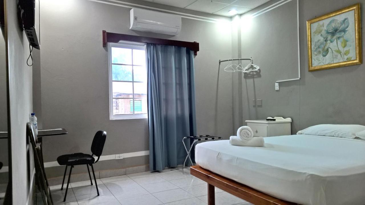 Maya Bella Downtown Hotel San Ignacio Bagian luar foto