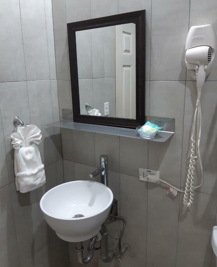 Maya Bella Downtown Hotel San Ignacio Bagian luar foto