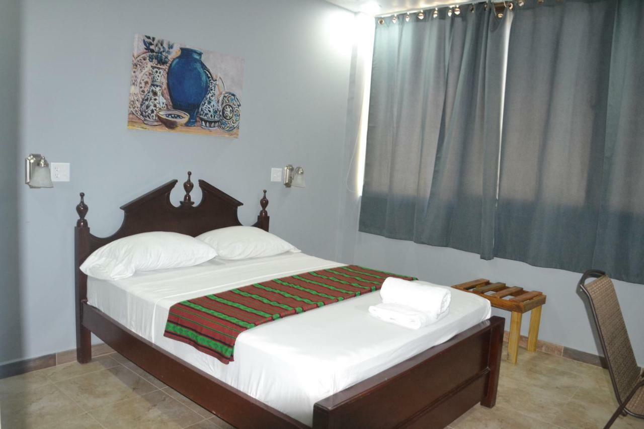 Maya Bella Downtown Hotel San Ignacio Bagian luar foto